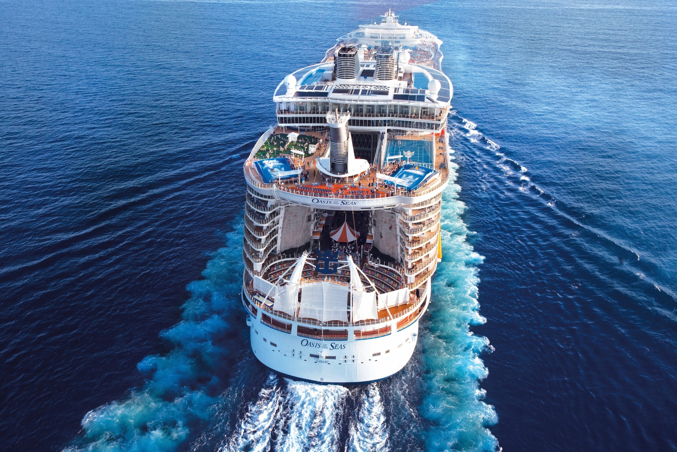 10 gode grunner til å reise på cruise, Cruise fra Barcelona med Oasis of the Seas, cruisereiser, nordmannsreiser, cruise, Cruise i Karibien med Oasis of the Seas